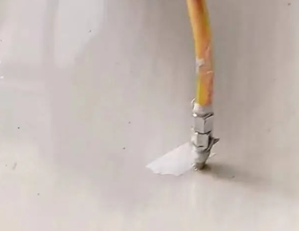 兴安盟瓷砖空鼓维修公司专业解答在瓷砖铺贴过程中，如果使用的砂料过粗（如全部使用了粗砂），可能会导致以下问题